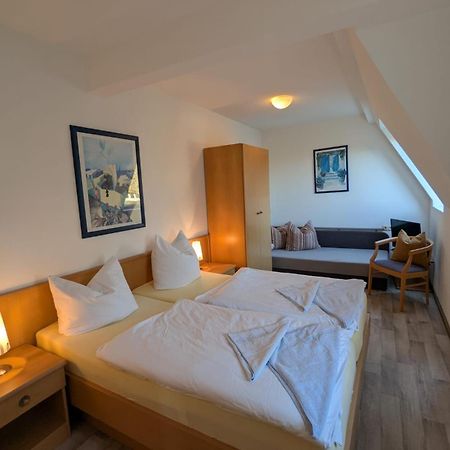 Pension & Restaurant Haus Hiddensee Kloster Exterior foto